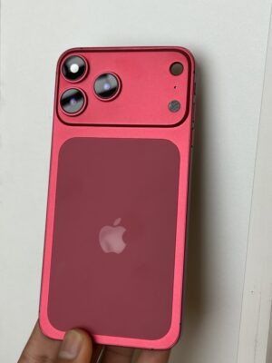 شاصي ايفون 17 برو ماكس لون عنابي