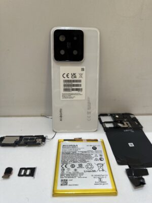 XIAOMI 14 ظهر